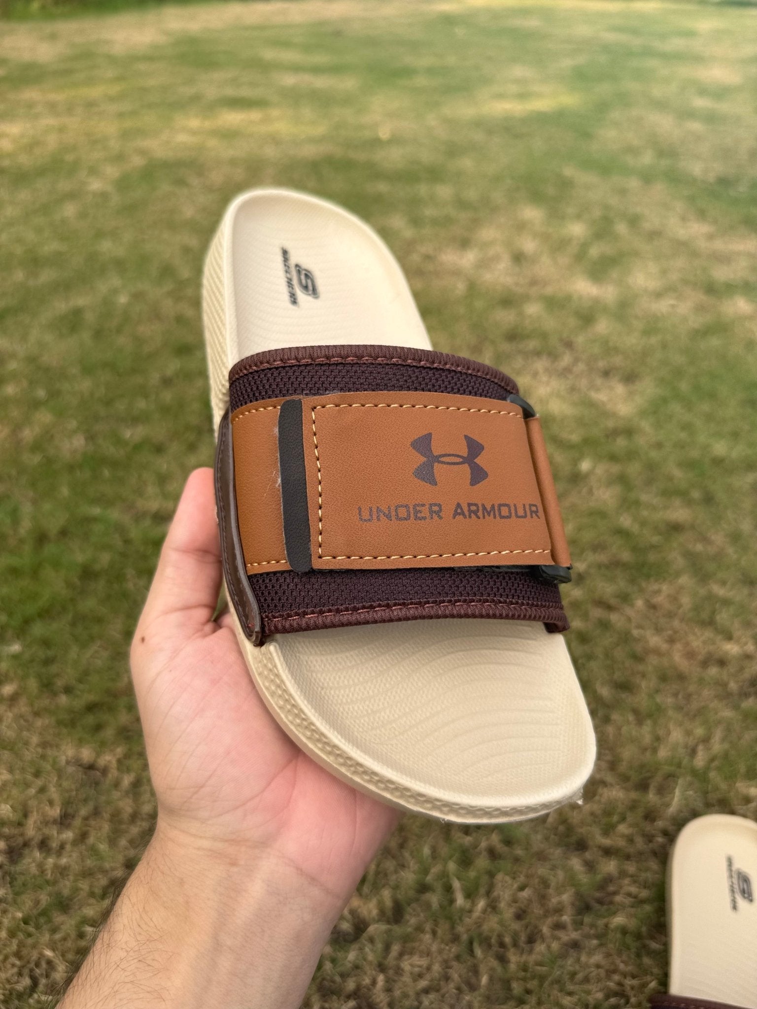 Luxury comfort slides - by Raahi - Raahi Pk