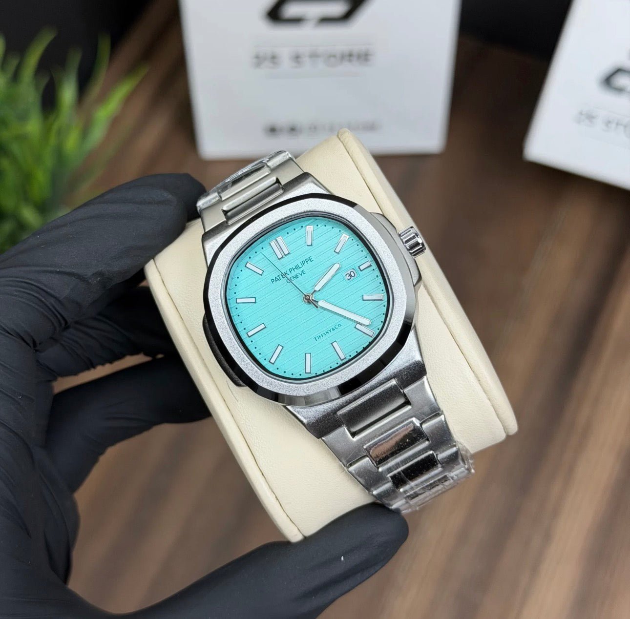 Patek Philppe Nautilus - Raahi Pk
